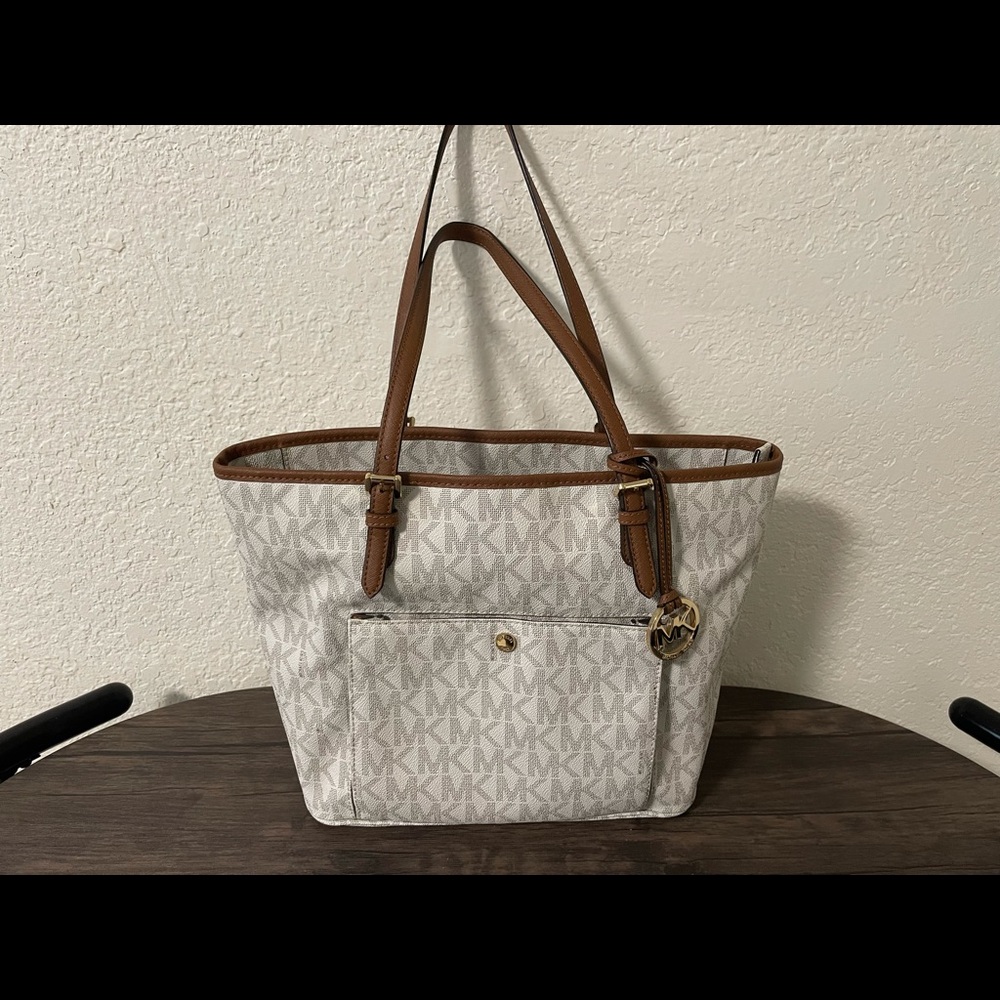 Micheal Kors Purse